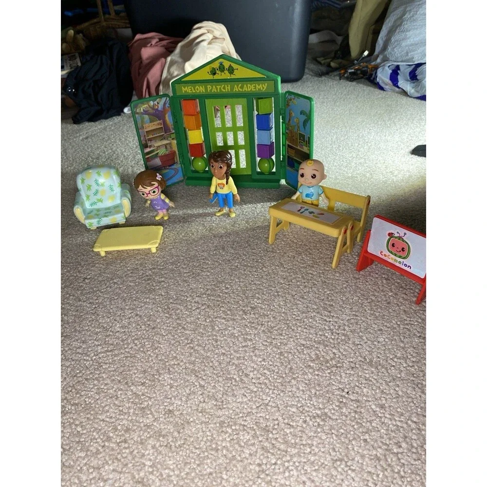 Cocomelon School Time Deluxe Playtime Set JJ Bella Ms. Appleberry Melon Patch